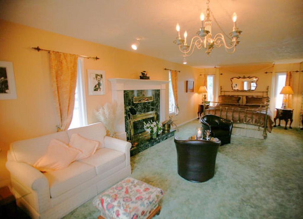 Bed and Breakfast Hemingway'S By The Sea Victoria Habitación foto